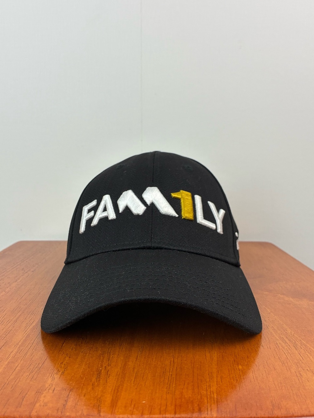 TaylorMade Fam1ly Hat Mens Black Golf Adjustable m2 19 Family Athletic OS